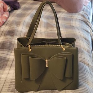 Crossi Handbag
